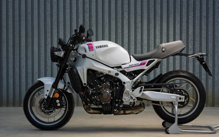 Yamaha Dusts Off a 1990s Pink Nightmare and Calls It the XSR900's New Favorite Color