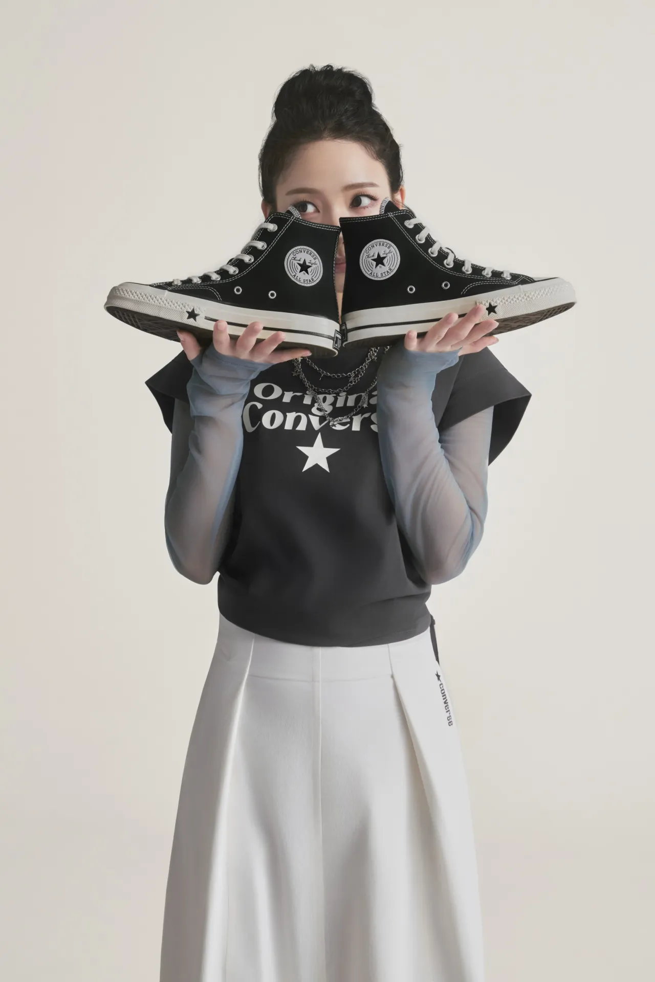 Converse learns the spotlight shapes the story — photo 6