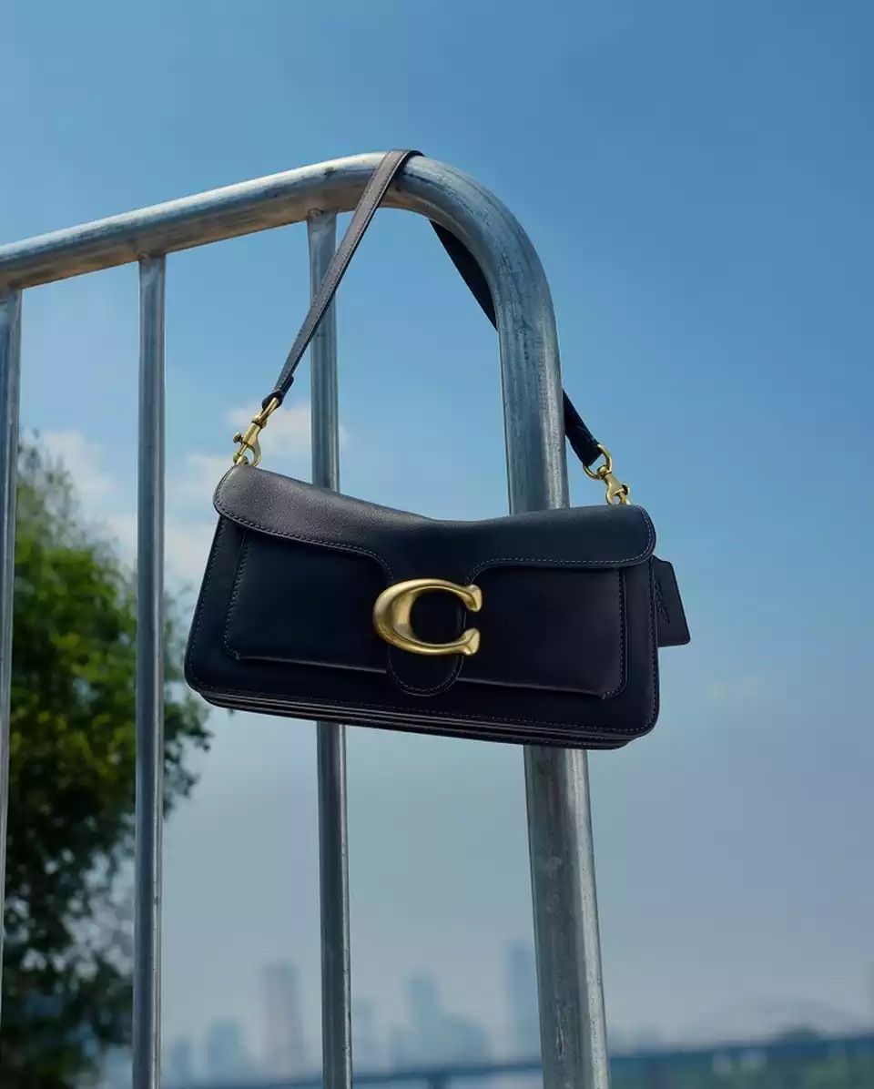 Coach turns its fall campaign into a listening party — photo 5