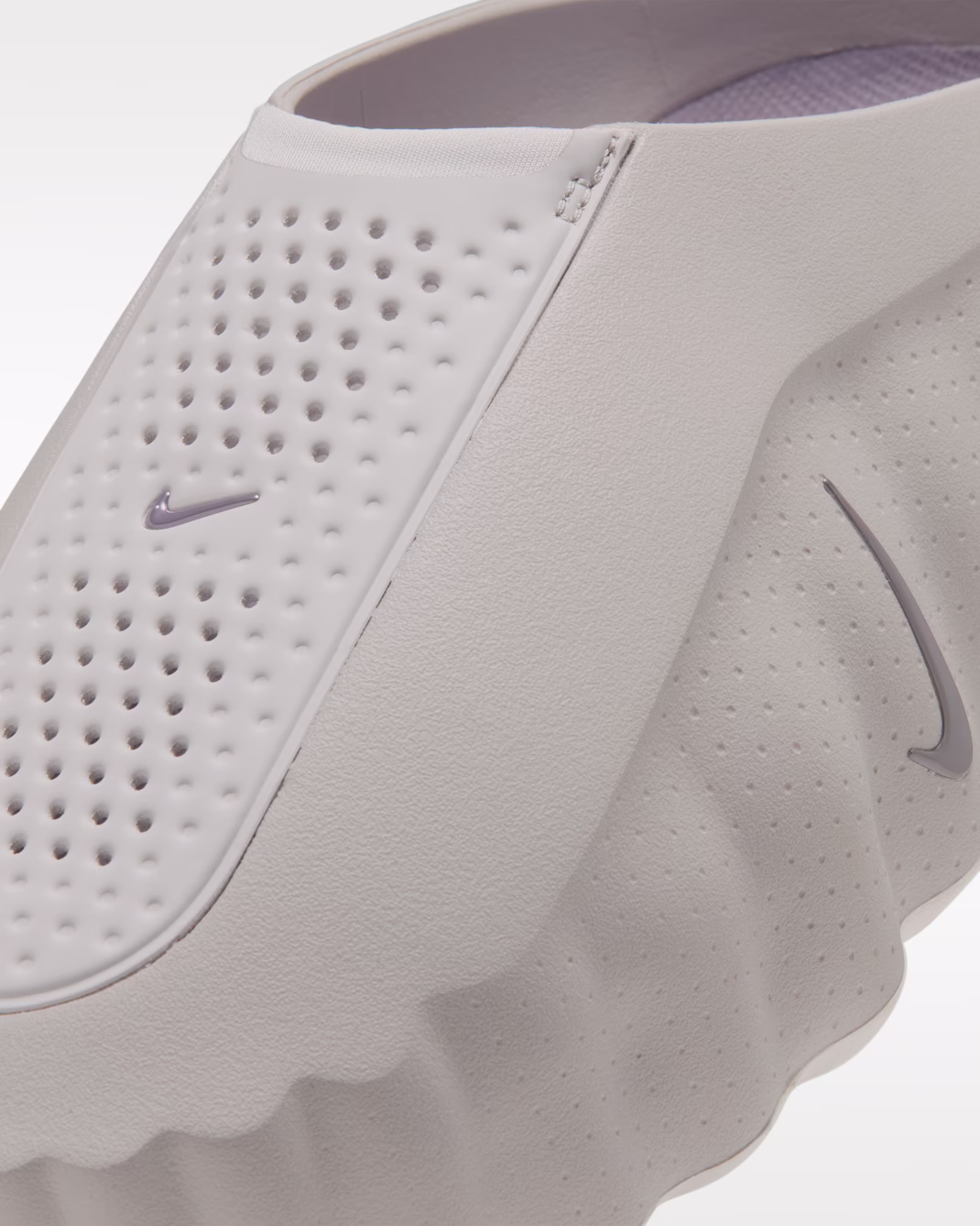 Nike's $95 "Neuroscience" Slide Keeps Selling Out, So It Keeps Getting Restocked — photo 9