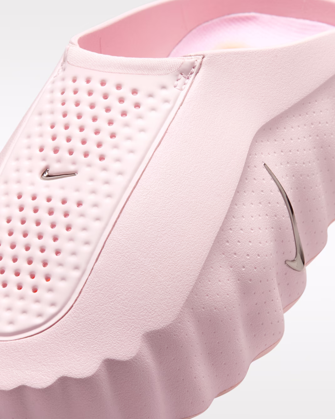 Nike's $95 "Neuroscience" Slide Keeps Selling Out, So It Keeps Getting Restocked — photo 4